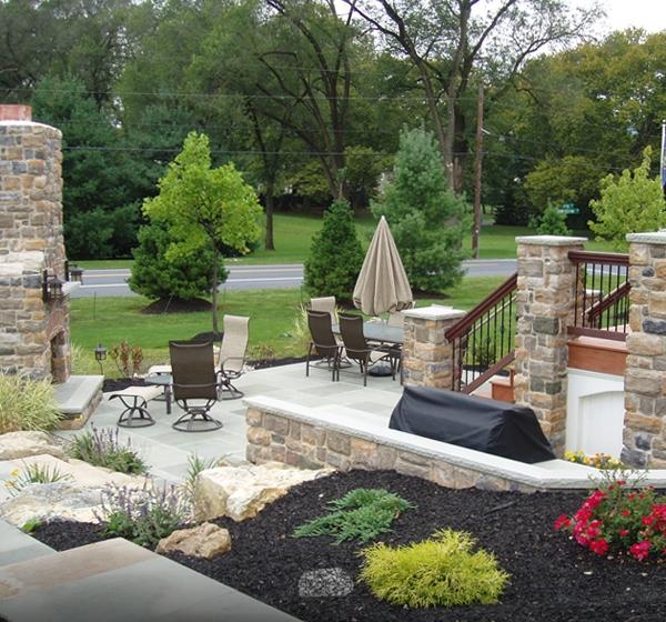 4 Ways to Transform Your Backyard into an Oasis