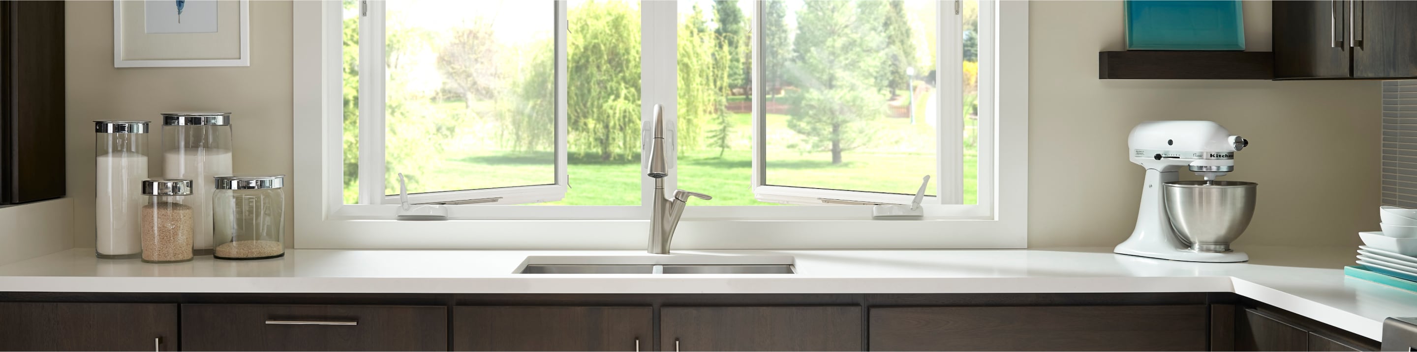 Full width image bar