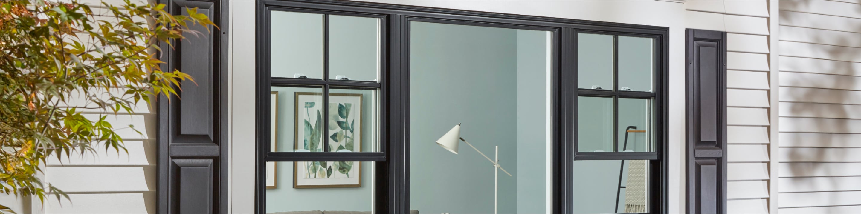 Full width image bar