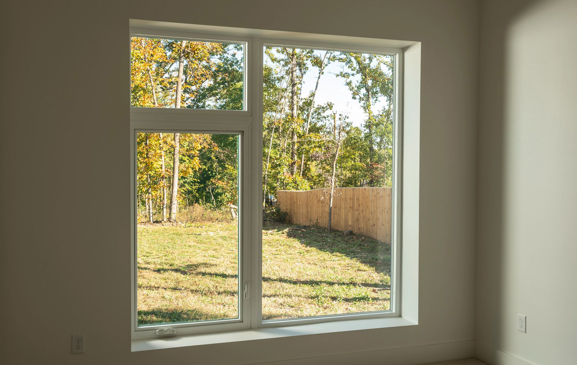 impact rated LULA 1500 windows and 1570 series impact casement